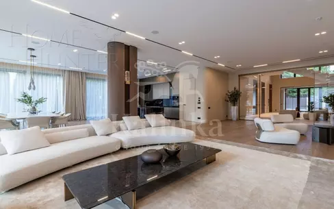 2-этажный коттедж 1 150 м² с отделкой