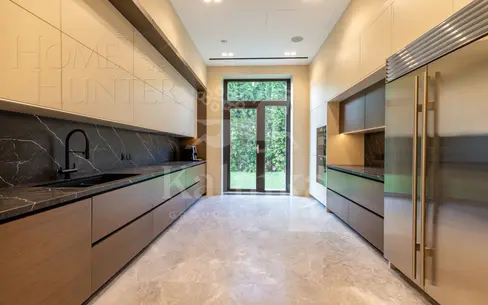 2-этажный коттедж 1 150 м² с отделкой