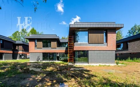 1-этажный коттедж 640 м² без отделки