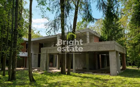 2-этажный коттедж 1 300 м² без отделки