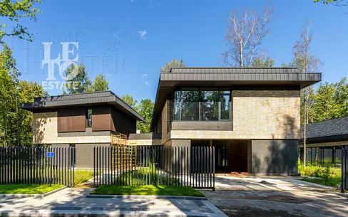 1-этажный коттедж 730 м² без отделки