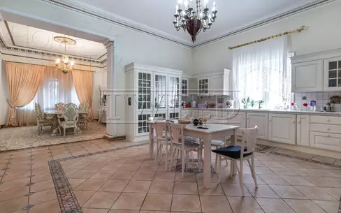 3-этажный коттедж 1 200 м² с отделкой