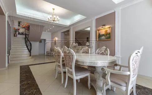 2-этажный коттедж 500 м² с отделкой