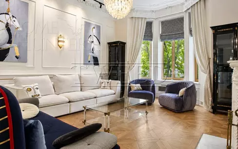 3-этажный коттедж 350 м² с отделкой