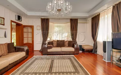 4-этажный коттедж 740 м² с отделкой