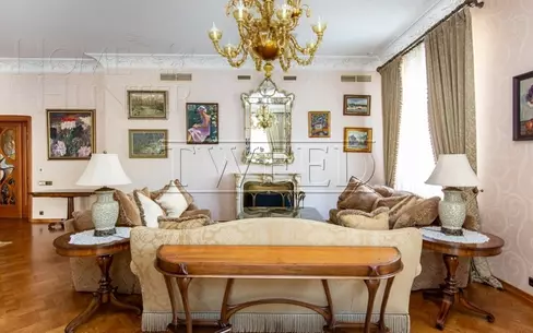 3-этажный коттедж 1 150 м² с отделкой