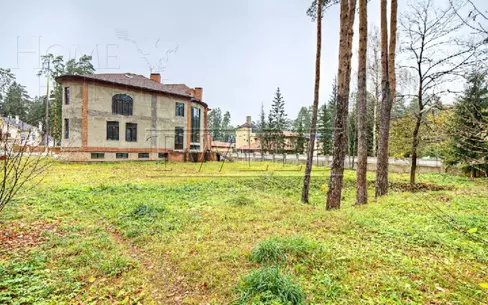 2-этажный коттедж 950 м² без отделки