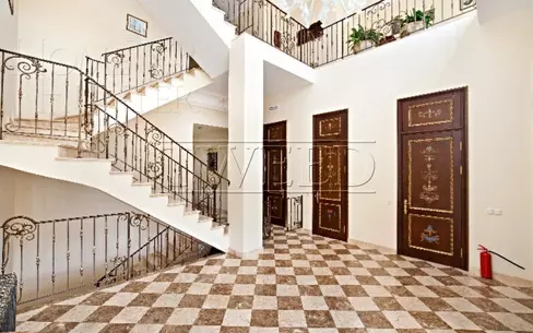 4-этажный коттедж 800 м² с отделкой