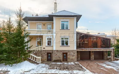 4-этажный коттедж 971.2 м² с отделкой