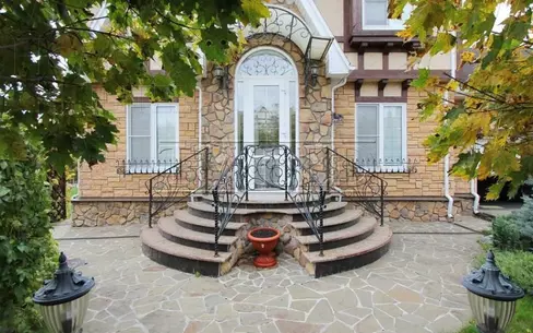 2-этажный коттедж 335 м² с отделкой