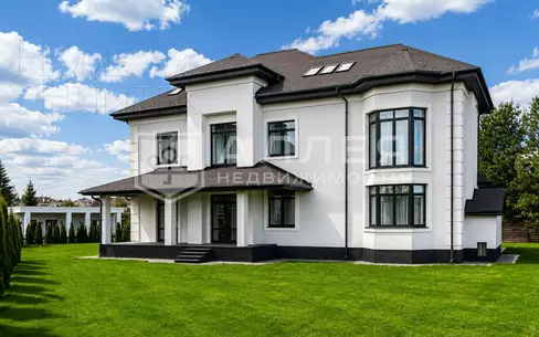 3-этажный коттедж 530 м² с отделкой