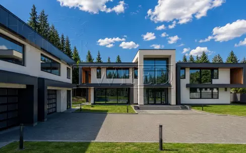3-этажный коттедж 1 283 м² без отделки