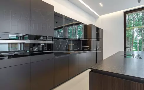 3-этажный коттедж 1 250 м² с отделкой