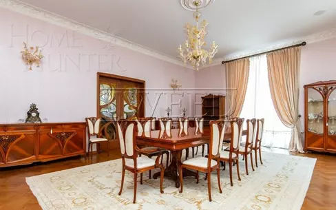 3-этажный коттедж 1 150 м² с отделкой