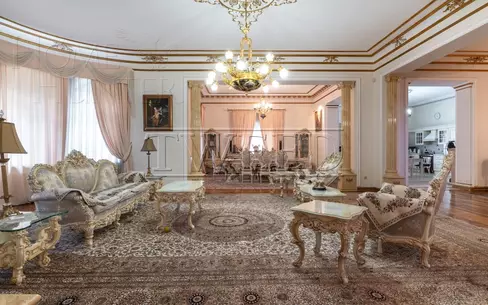 3-этажный коттедж 1 200 м² с отделкой