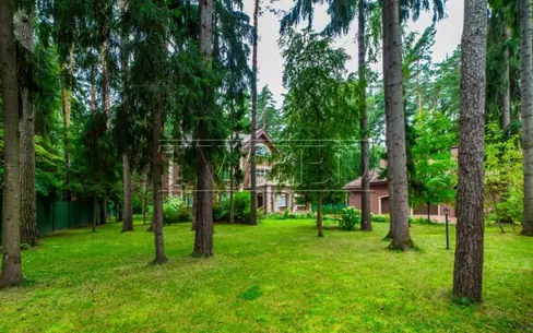 4-этажный коттедж 850 м² с отделкой
