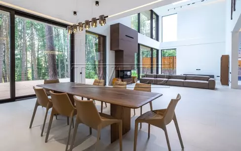 3-этажный коттедж 1 250 м² с отделкой
