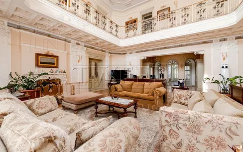 2-этажный коттедж 1 800 м² с отделкой
