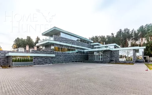 3-этажный коттедж 1 546 м² без отделки