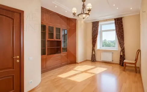 4-КОМН. КВАРТИРА С ОТДЕЛКОЙ 174 М² НА 4 ЭТАЖЕ