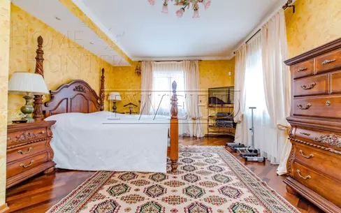 4-этажный коттедж 520 м² с отделкой