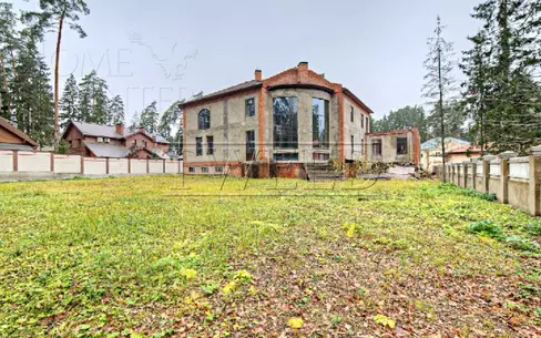 2-этажный коттедж 950 м² без отделки