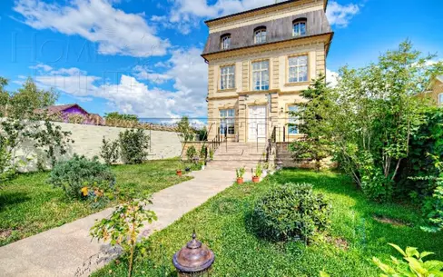 4-этажный коттедж 800 м² с отделкой
