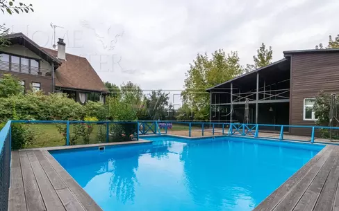 4-этажный коттедж 850 м² с отделкой