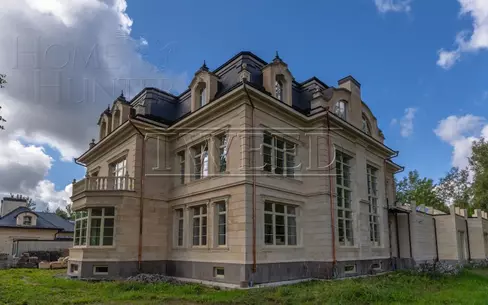 3-этажный коттедж 1 900 м² без отделки