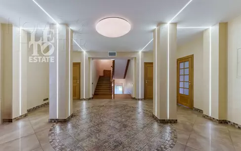 1-этажный коттедж 680 м² с отделкой