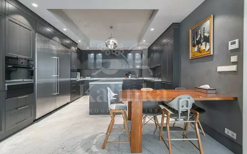 6-КОМН. КВАРТИРА С ОТДЕЛКОЙ 290 М² НА 6 ЭТАЖЕ