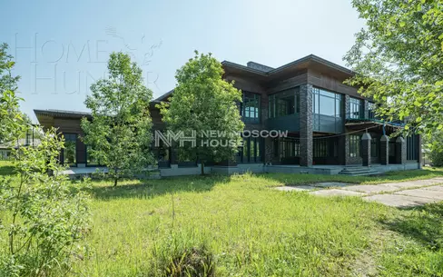 3-этажный коттедж 1 540 м² без отделки
