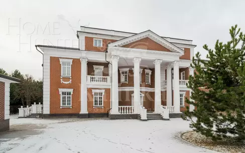 3-этажный коттедж 1 318.43 м² с отделкой
