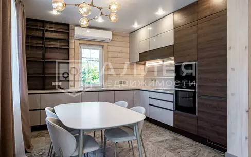 2-этажный коттедж 250 м² с отделкой
