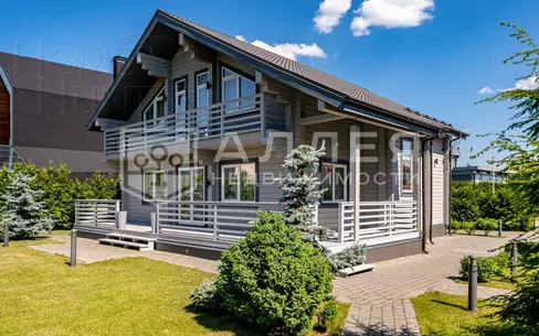 2-этажный коттедж 250 м² с отделкой