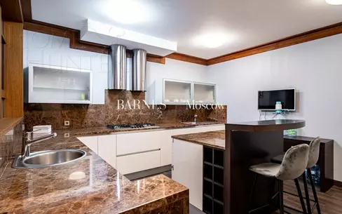 3-этажный коттедж 1 477 м² с отделкой
