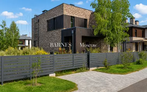 2-этажный коттедж 290.6 м² без отделки