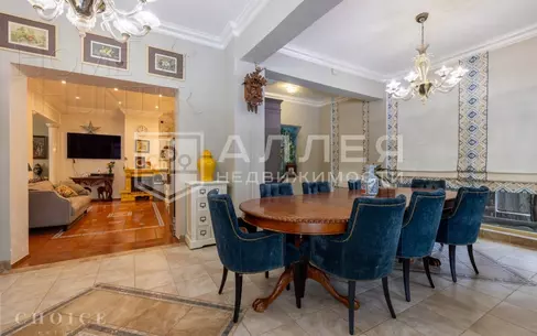 3-этажный коттедж 650 м² с отделкой