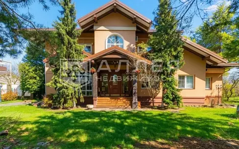 3-этажный коттедж 650 м² с отделкой