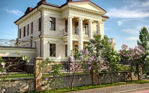 2-этажный коттедж 560 м² без отделки
