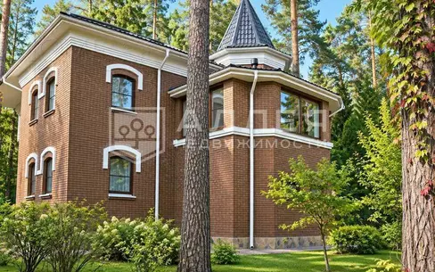 3-этажный коттедж 350 м² с отделкой