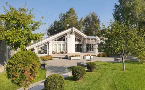 2-этажный коттедж 900 м² с отделкой