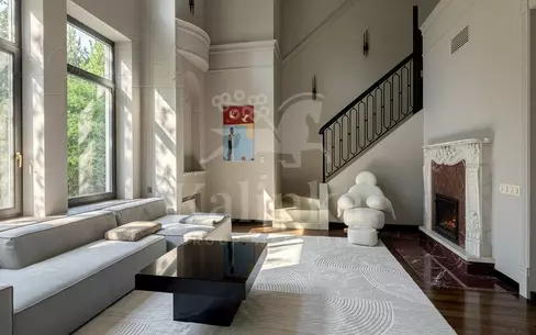 3-этажный коттедж 250 м² с отделкой