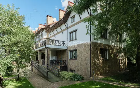 4-этажный коттедж 1 344 м² с отделкой