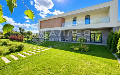 2-этажный коттедж 350 м² с отделкой