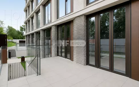 4-комн. кв., 150 м², 1/10 этаж