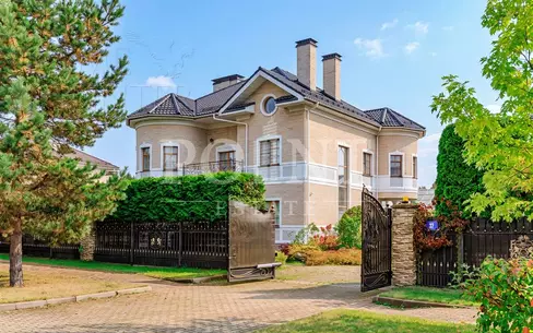 КОТТЕДЖ 1 300 м² с отделкой