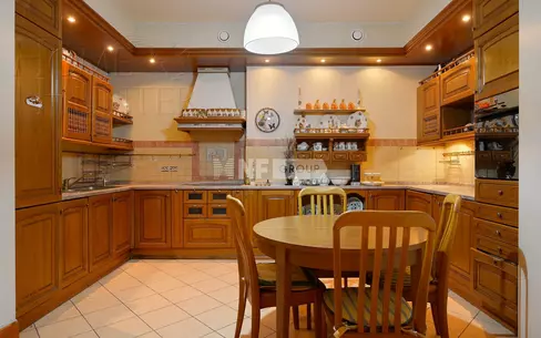 4-КОМН. КВАРТИРА С ОТДЕЛКОЙ 176 М² НА 3 ЭТАЖЕ