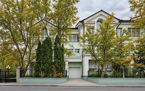 4-УРОВНЕВЫЙ ТАУНХАУС С ОТДЕЛКОЙ 450 М² НА 1 ЭТАЖЕ
