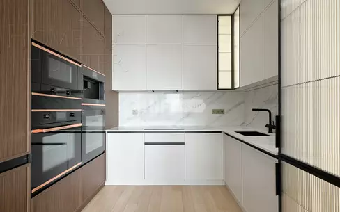 3-КОМН. КВАРТИРА С ОТДЕЛКОЙ 96 М² НА 18 ЭТАЖЕ
